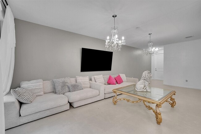 Foto del edificio - 455 NW 33rd Ln