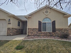 Building Photo - 1524 Southern View Dr