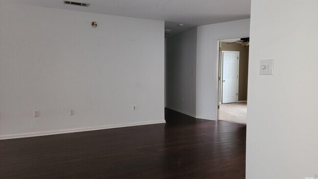 Building Photo - 4 Summer Ridge Ct