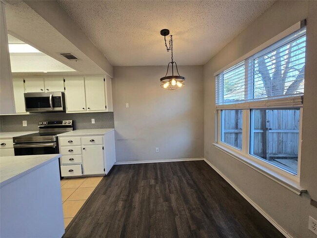 Building Photo - 8810 Springmail Cir