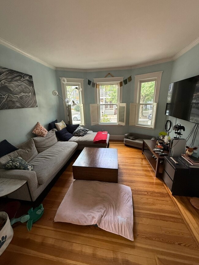 Living Room - 85 Clifton St