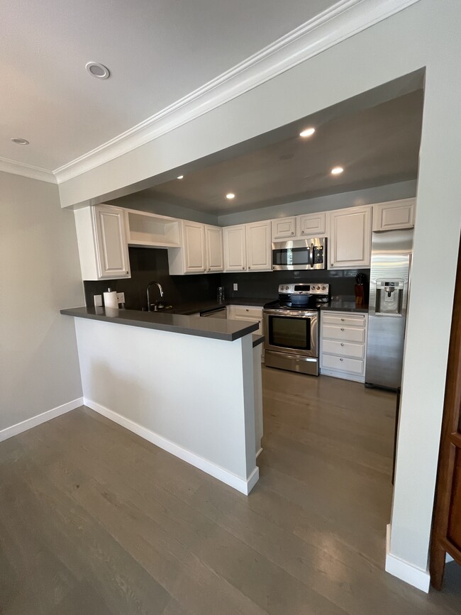 Kitchen - 8960 Cynthia St