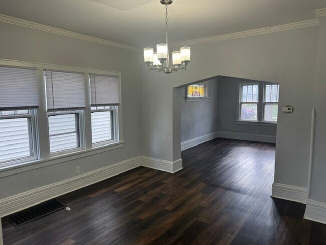 Building Photo - 2146 S Aldrich St
