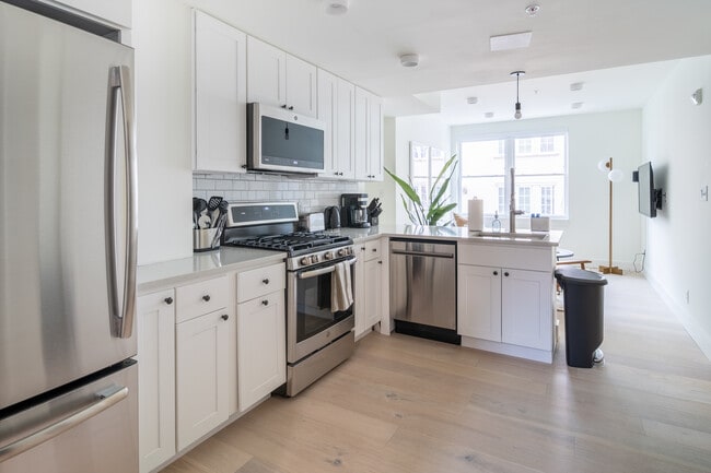 Building Photo - Flats on the Hill (Furnished Suites)