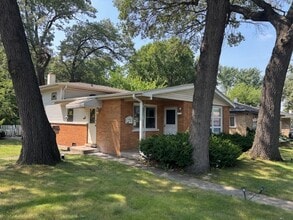 Building Photo - 17218 Forestway Dr
