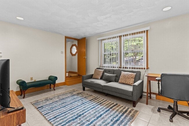 Foto del edificio - 27 Ridge Hill Ave