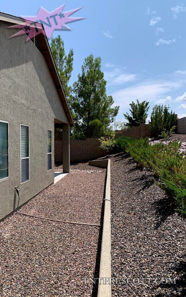 Building Photo - 4460 N Reston Pl