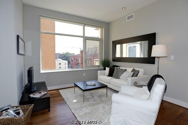 Foto del edificio - 1348 Euclid St NW