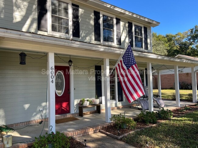 Foto del edificio - 6004 Players Pl