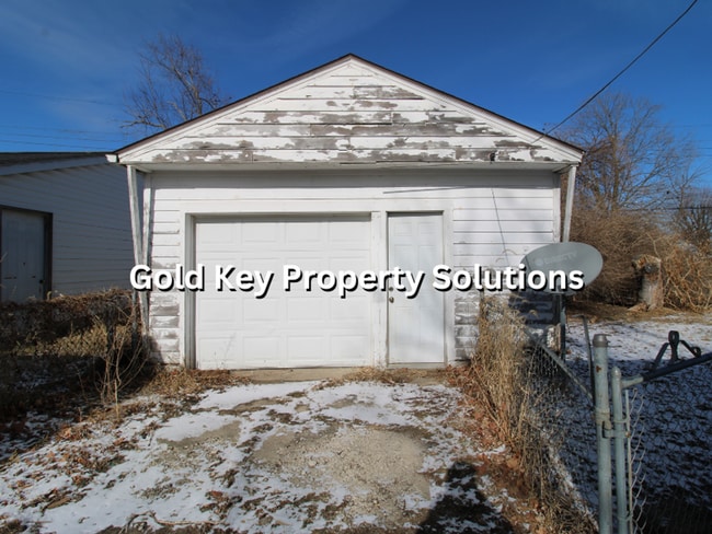 Building Photo - MEADOWBROOK AREA 2 BR 1 BA House with Central Air and Bonus Room