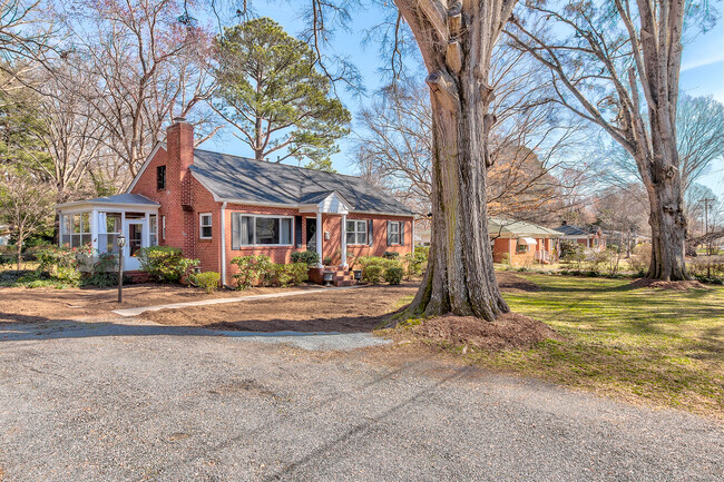 Building Photo - 4339 Castleton Rd