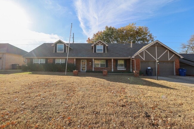 Building Photo - Available now! Amazing mid-town gem with granite and boxed beam ceilings.