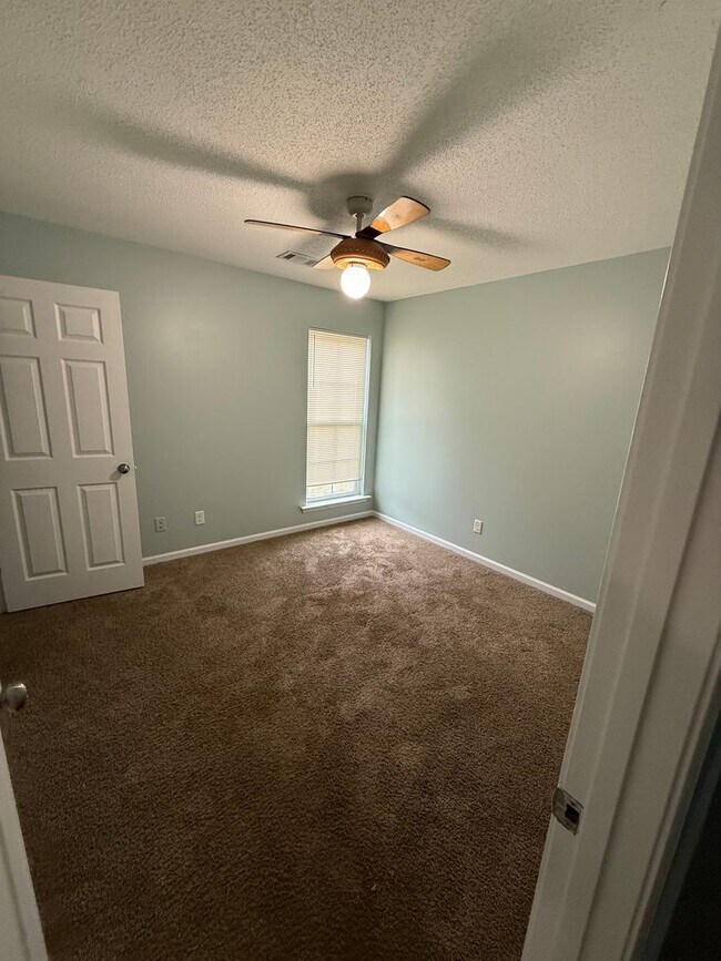 Foto del edificio - 1255 Ball Park Ave NE