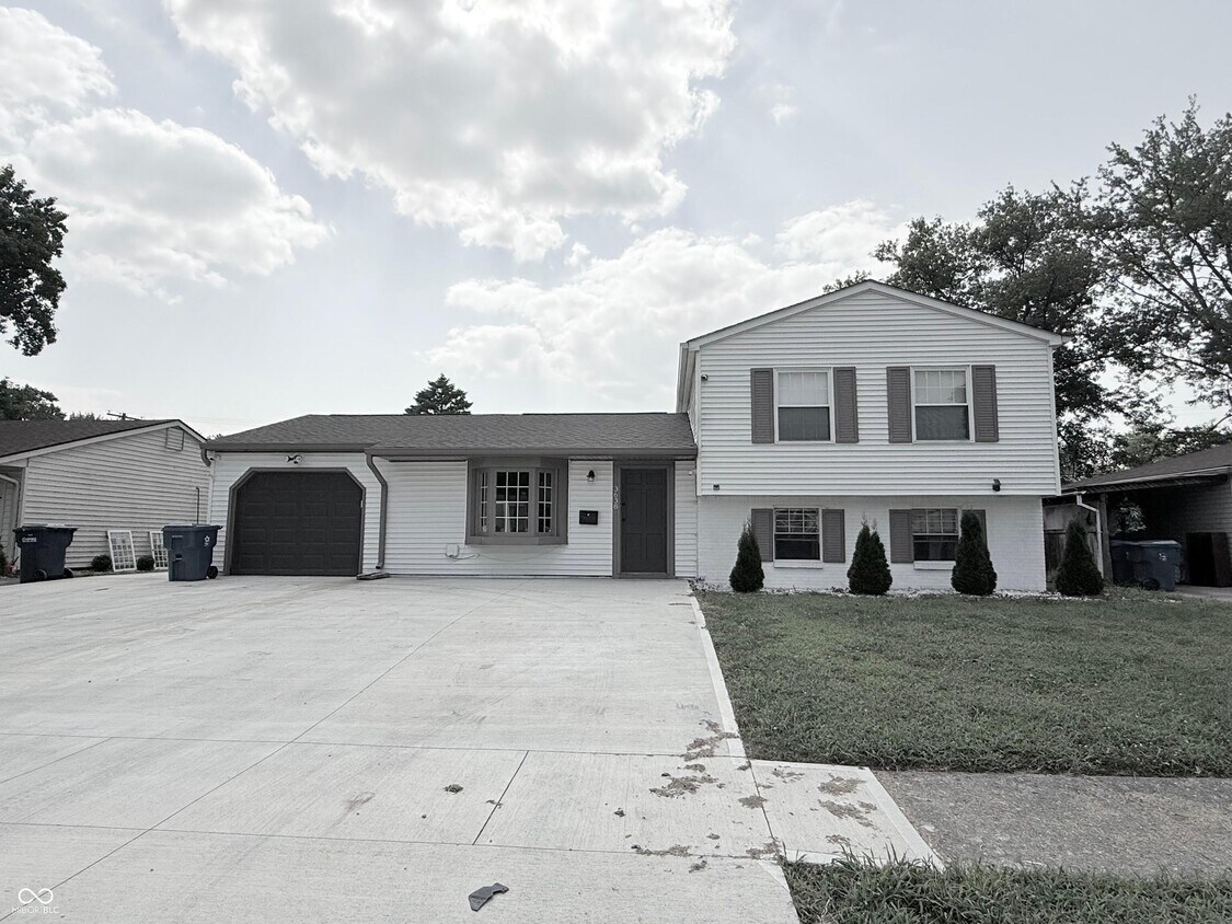 Primary Photo - 3638 Lombardy Pl