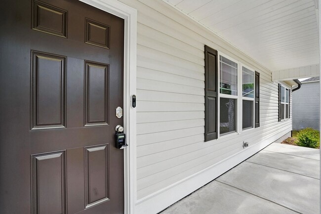 Building Photo - Charming 3-Bedroom Ranch with 2 Full Baths & Expansive Backyard Located in a Peaceful Cul-de-Sac