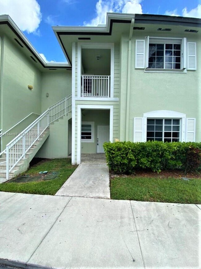 Foto del edificio - 2731 NE 3rd Dr