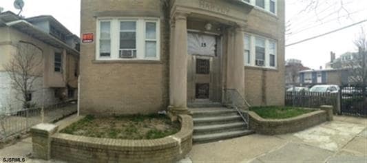 Building Photo - 15 N Hartford Ave