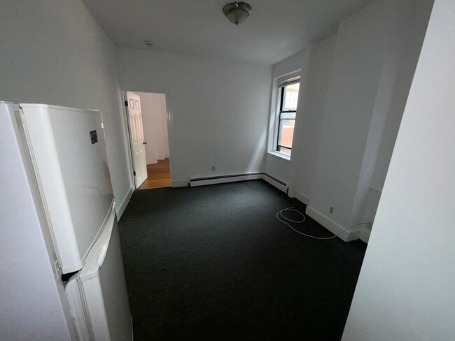 Building Photo - 44a Joy St. Unit 2