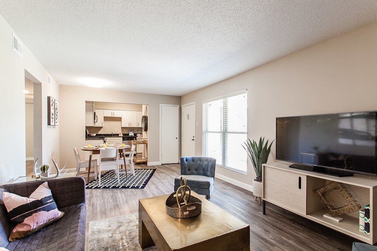 Foto principal - 207 S Barksdale St