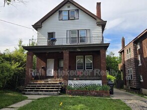 Building Photo - 4370 St Lawrence Ave