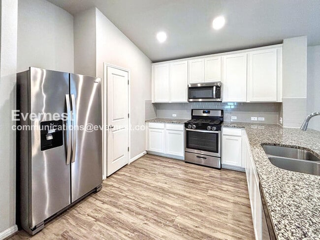 Foto del edificio - 5524 Bellissima Way