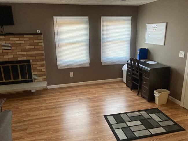 Foto del edificio - Turnkey 1BR Retreat | Fireplace, Trails, &...