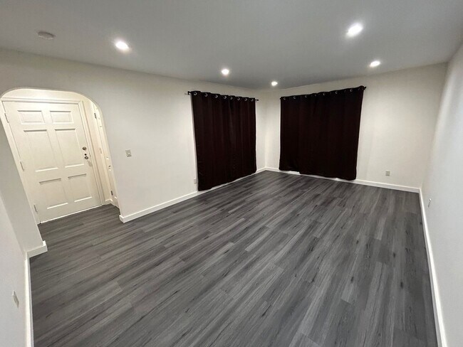 Building Photo - Completely Updated 2 bedroom 1 bath home with rustic charm