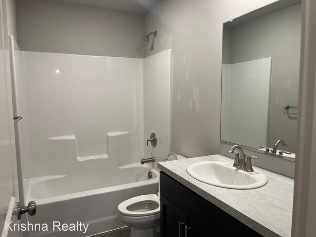 Foto del edificio - 4 br, 2 bath House - 423 Killian Spring Dr,
