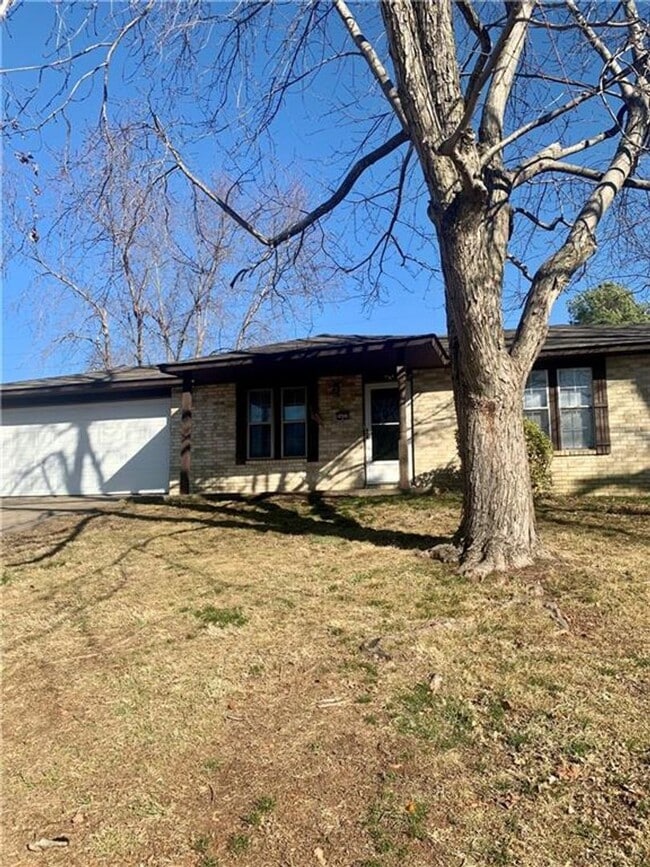 Building Photo - 2607 Lee St