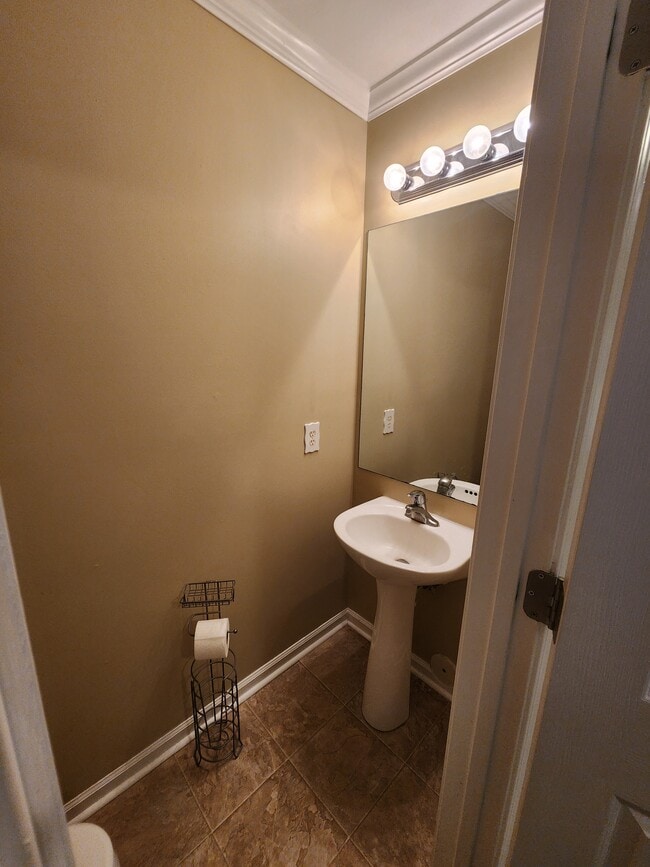 Building Photo - 6319 Sweetbay Dr