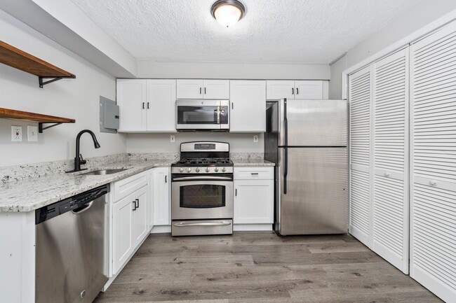 Foto del edificio - Discover Your New Home in Gray Haven