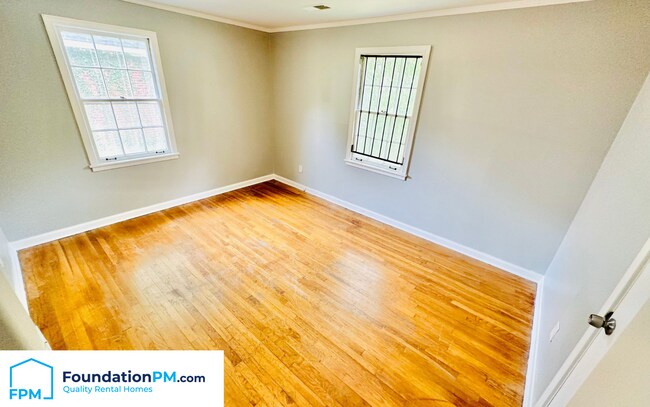 Foto del edificio - 4413 Castle Ave