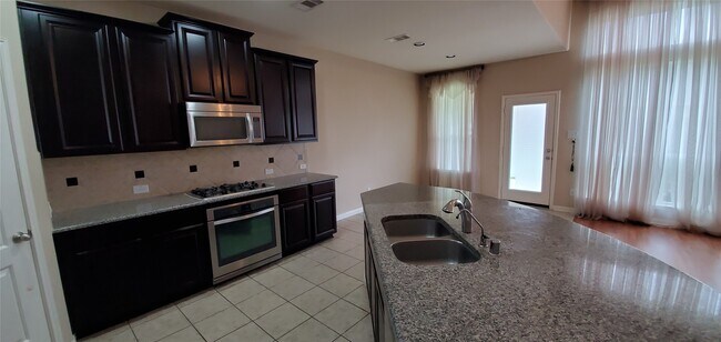 Foto del edificio - 26306 Reston Hill Ln