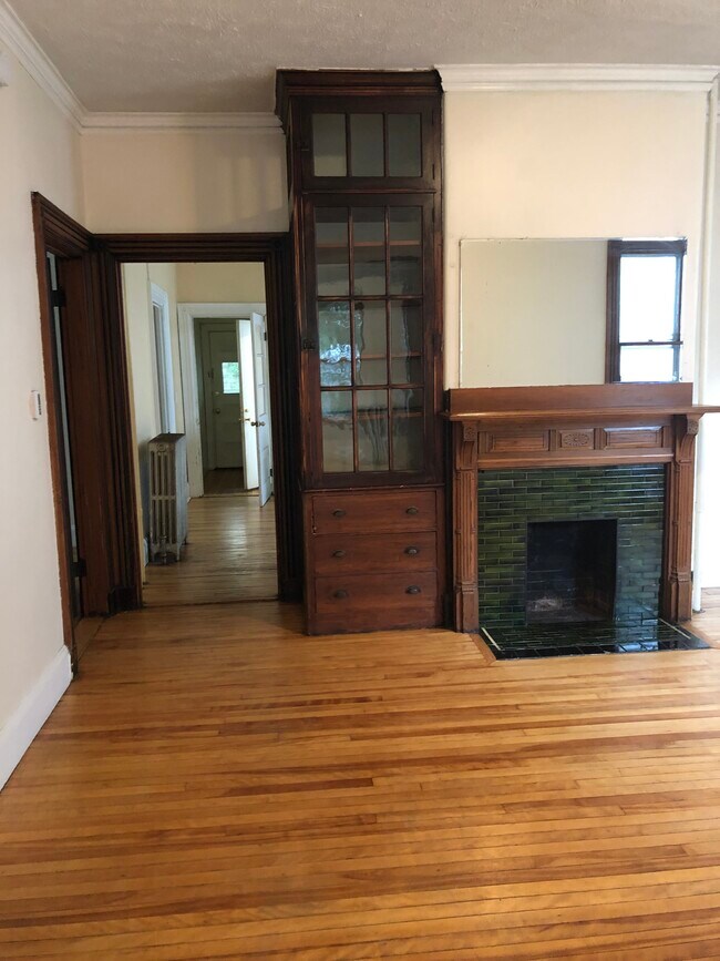 vintage details - 20 Grant St Apartments