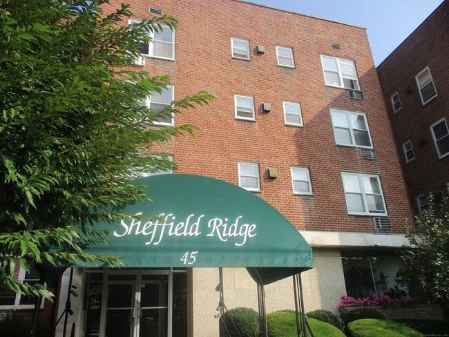Building Photo - 45 Maple St