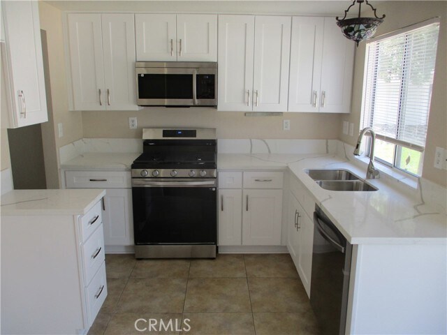 Building Photo - 26739 Kicking Horse Dr