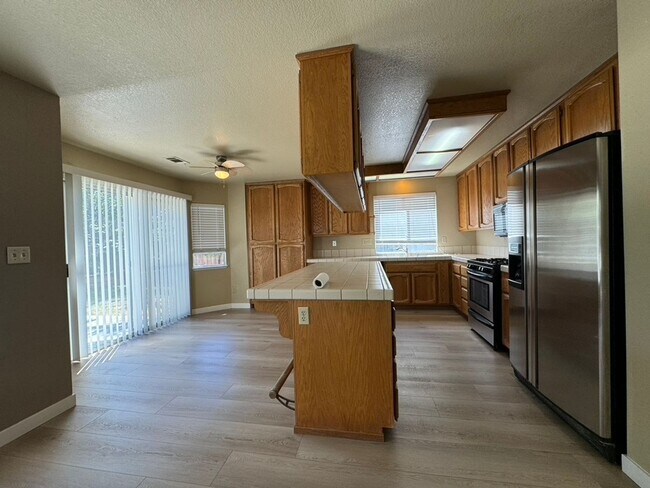 Building Photo - Beautiful home 4Bedrooms and 3Baths.