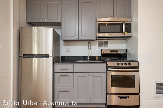 Building Photo - 1958 NW Irving St