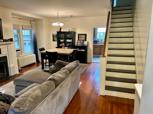 Building Photo - 21 Oak Rd