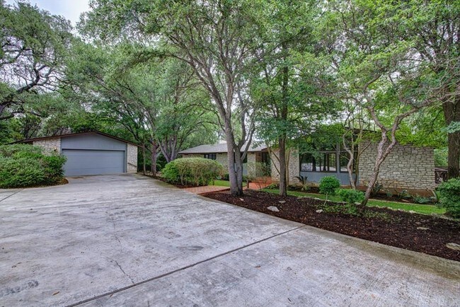 Building Photo - 1101 Crystal Creek Dr