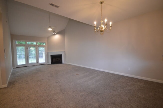 Building Photo - 3319 Philmont Dr