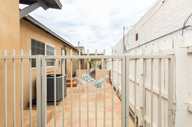 Foto del edificio - POOL HOME 3 BEDROOMS 3 BATHS