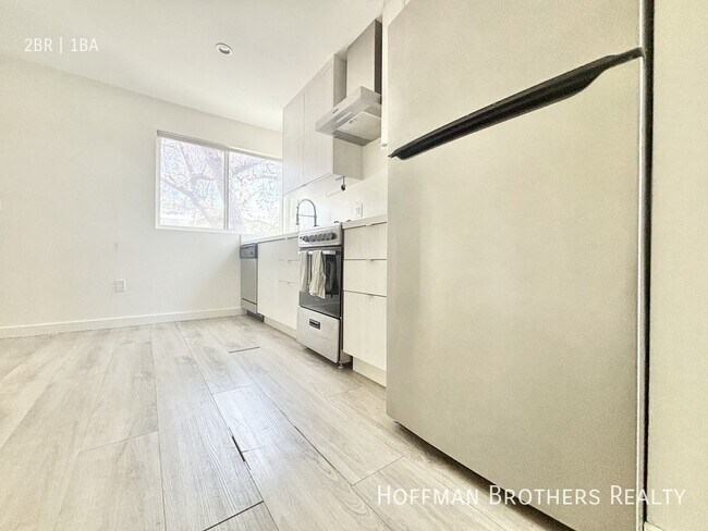 Foto del edificio - 727 Silver Lake Blvd