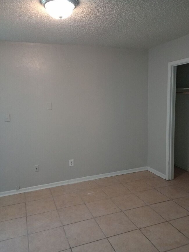 Foto del edificio - Cozy 1-Bedroom Duplex – Convenient Location!