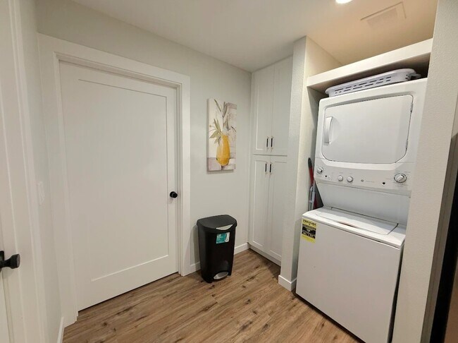 Foto del edificio - 2179 Weston Way