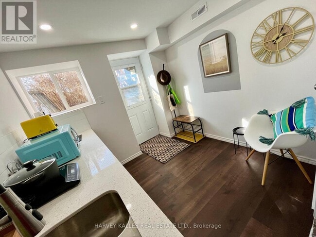 Photo du bâtiment - 26 Leyton Ave