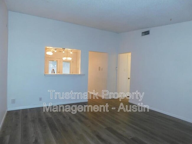 Building Photo - 11908 Broad Oaks Dr