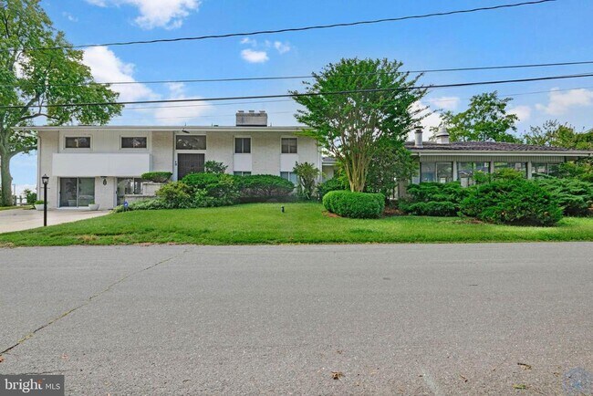 Foto del edificio - 1323 Magnolia Ave
