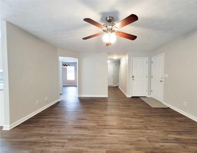 Foto del edificio - 3035 Arden Ridge Dr