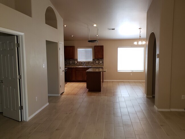 Foto del edificio - 2541 Prado Del Sol Ave